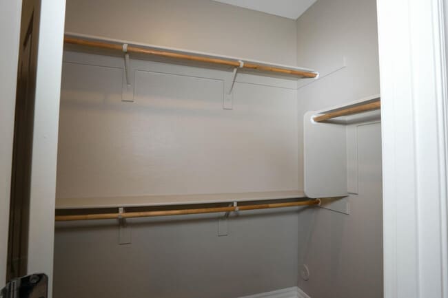 Building Photo - 884 W Whistling Thorn Ave