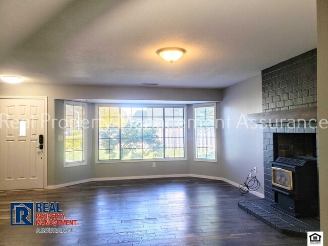 Building Photo - 1400 NE 14th Ave