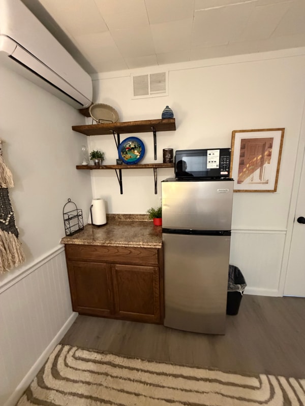 Building Photo - 1355 E Main St