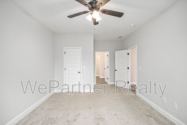 Building Photo - 124 Crest Pointe S