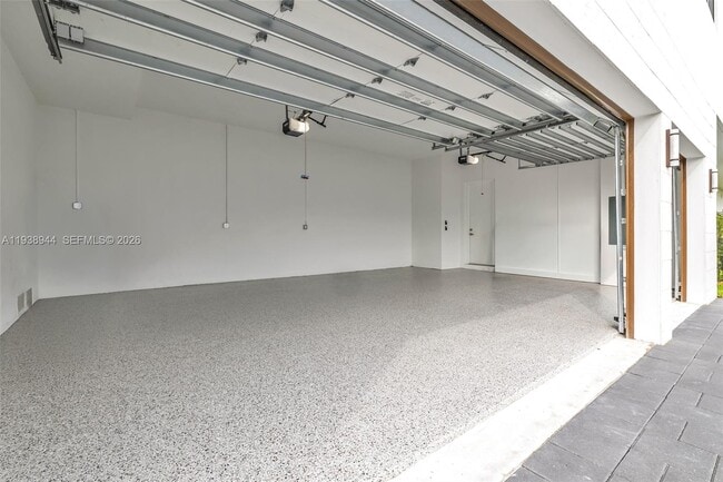 Building Photo - 16699 Botaniko Dr N