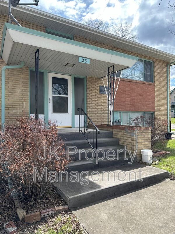 Building Photo - 23 11th St S