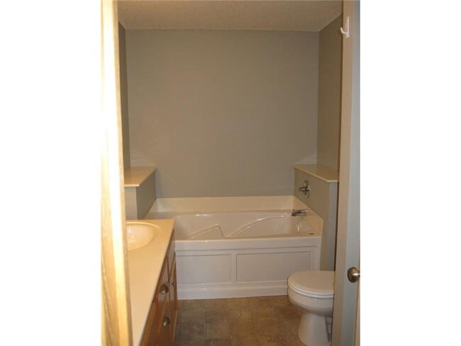 Building Photo - 3553 Sterling Heights Dr