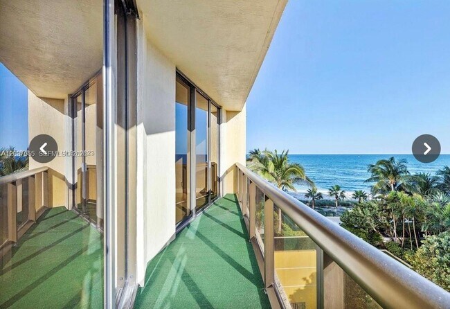 Building Photo - 16275 Collins Ave