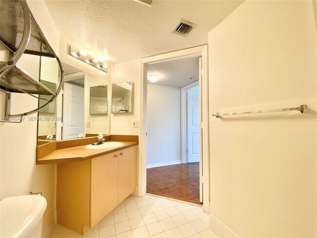 Building Photo - 4171 San Marino Blvd