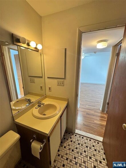 Building Photo - 19 Plauderville Ave