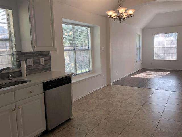 Building Photo - 9113 Couples Dr