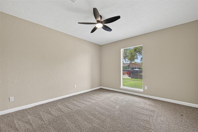 Building Photo - 17518 Autumn Hills Dr