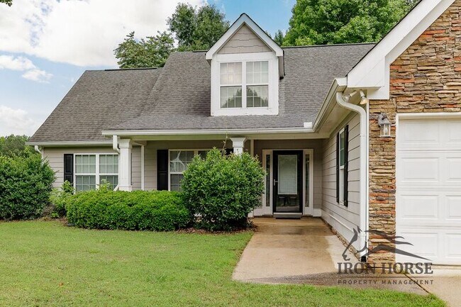 Building Photo - 285 Finch Way
