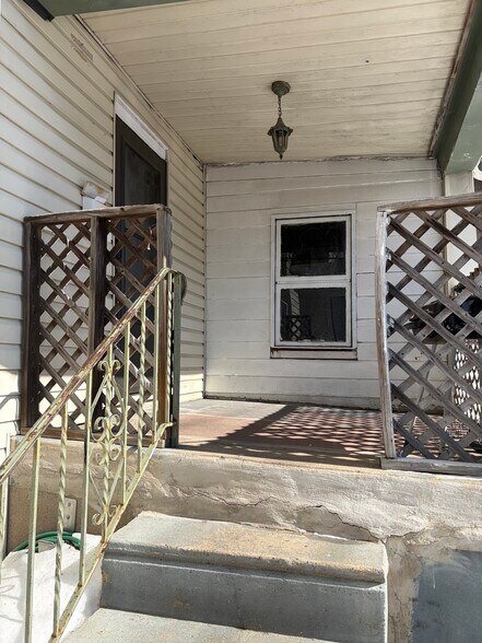 Building Photo - 7159 Radbourne Rd