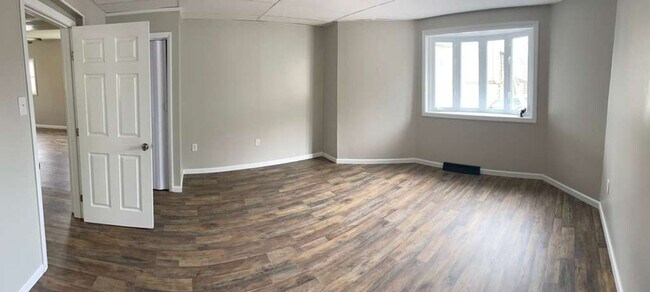 Building Photo - 315 10th St