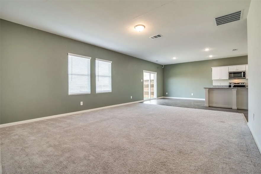 Building Photo - 731 Yorkshire Dr