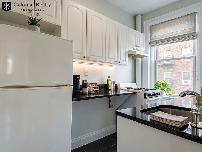 Building Photo - 42 Strathmore Rd