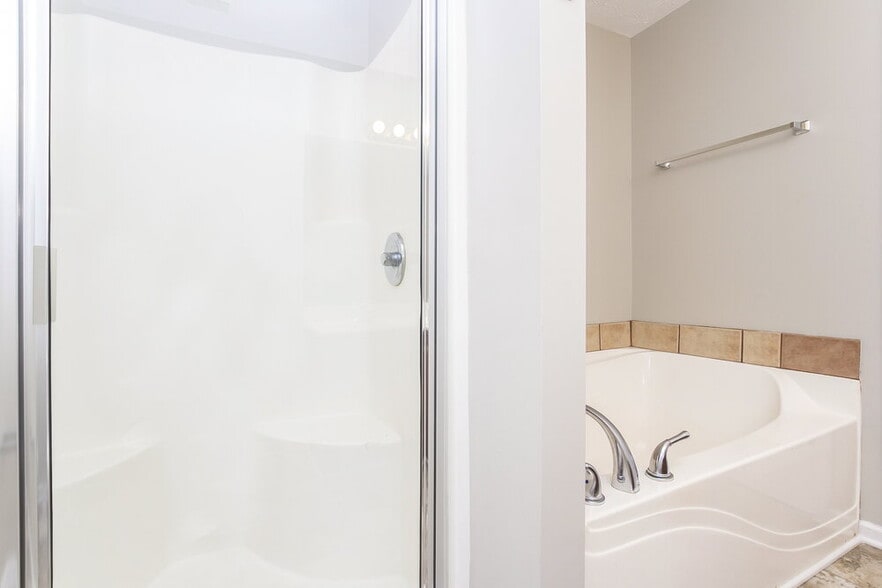 Building Photo - 206 Providence Rd