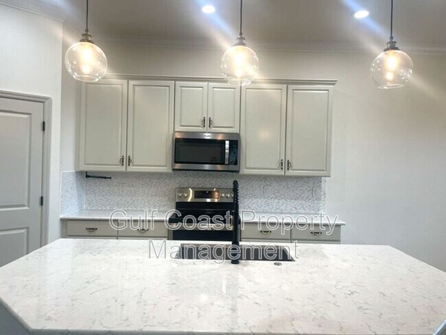 Building Photo - 10485 Crooked Crk Dr