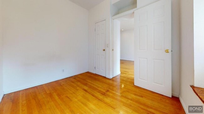 Building Photo - 3 bedroom in Manhattan NY 10003