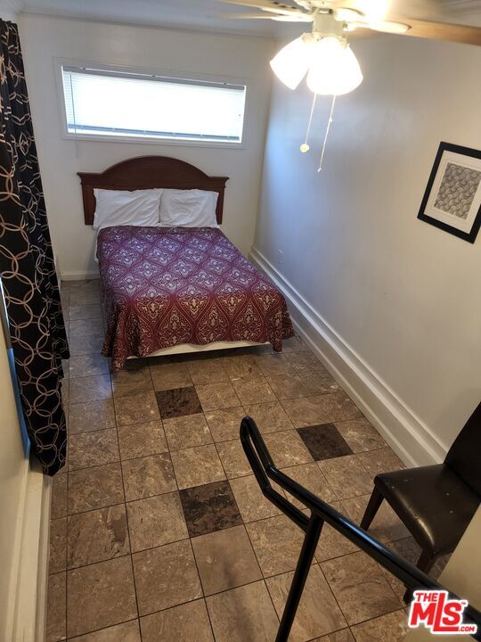 Building Photo - 5823 Venice Blvd