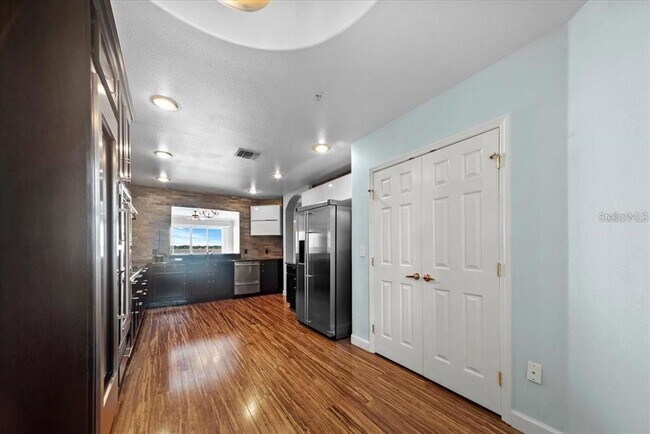 Building Photo - 8761 The Esplanade