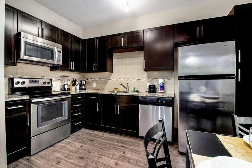 Building Photo - 15750 Spectrum Dr