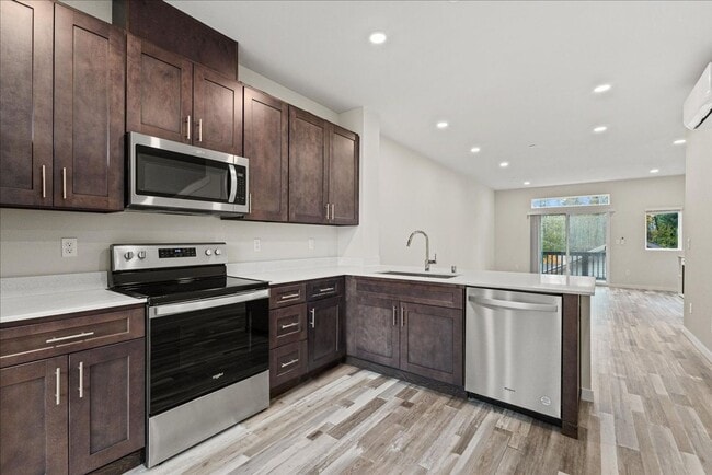 Building Photo - New Construction 2-Bed Townhome Near Boeing, Paine Field & Everett Naval Base – Quartz Kitchen, A...