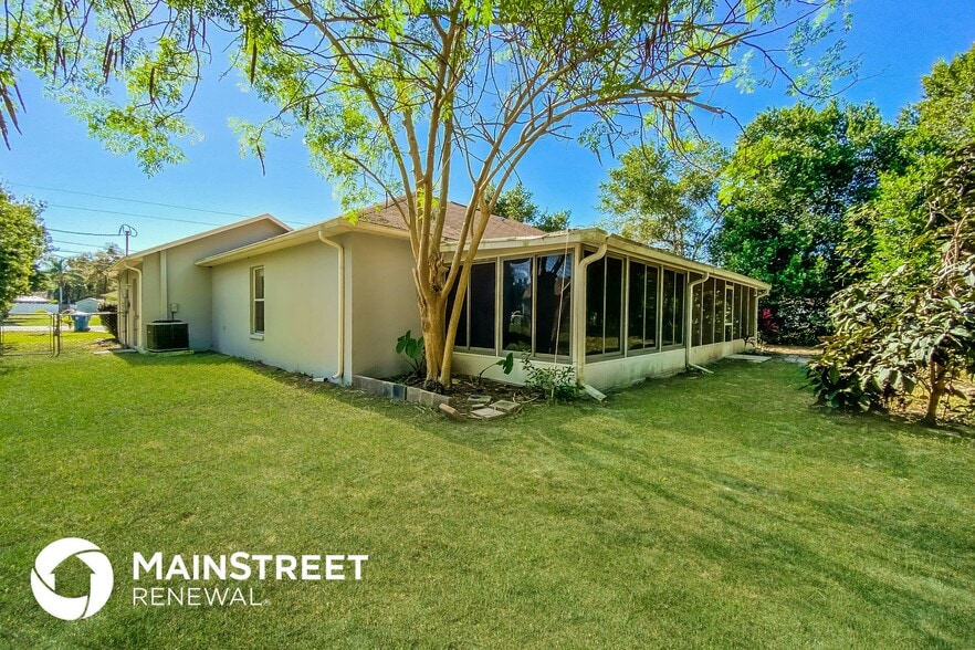 Building Photo - 1701 Larkin Rd