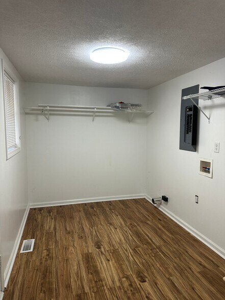 Building Photo - 615A Cassville Rd SE