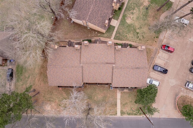 Building Photo - 2521 Crosstimbers Dr