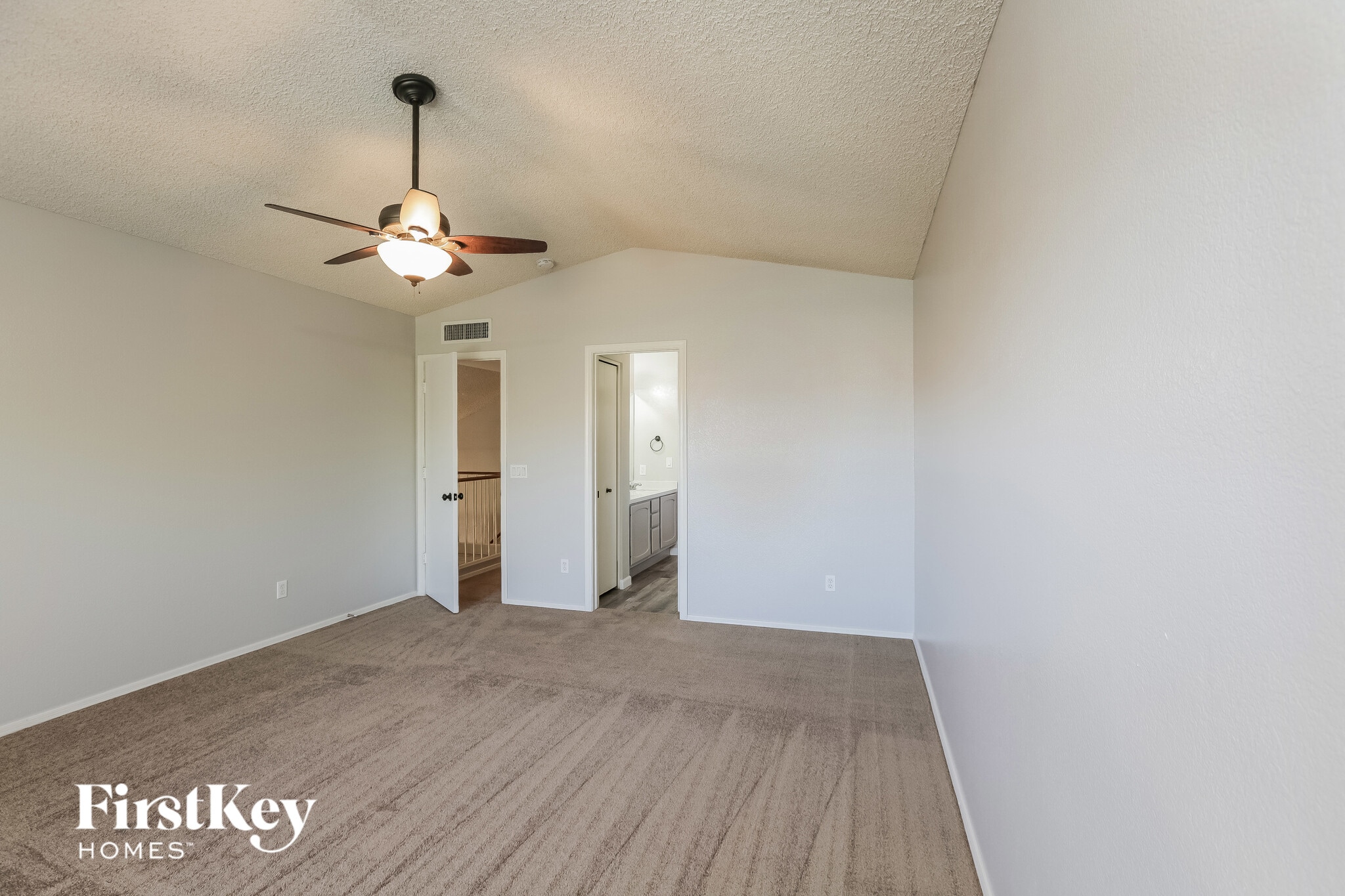 Building Photo - 2914 E Muirwood Dr