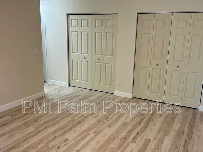 Building Photo - 117 SW Glenwood Dr