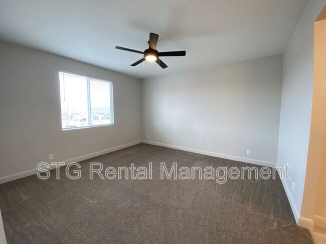 Building Photo - 840 Twin Lakes Dr