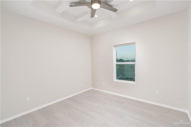 Building Photo - 16 Sherman St