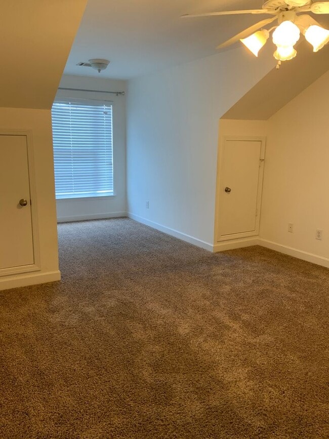 Building Photo - Percy Priest Townhouse