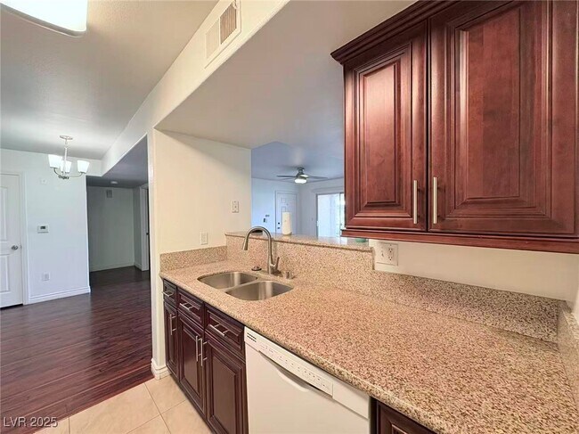 Building Photo - 7885 W Flamingo Rd