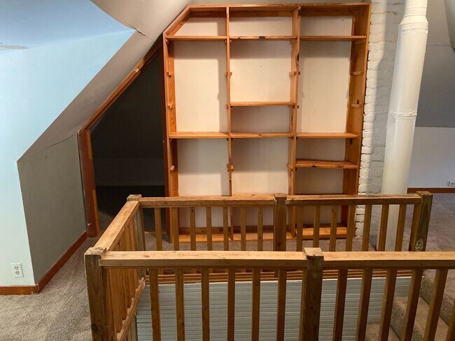 Building Photo - Off Street Parking on Park Ave-Available A...