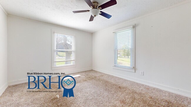 Building Photo - 3213 Shields Ave