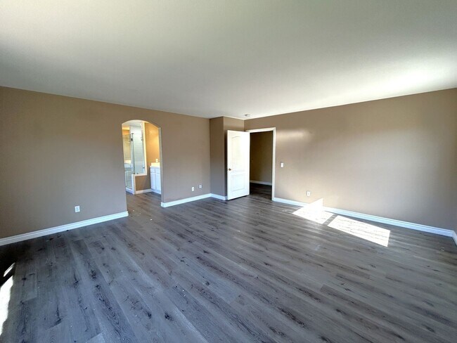 Building Photo - TORREY PINES DR CHINO HILLS 91709 (4 BED/ 2 BATH)