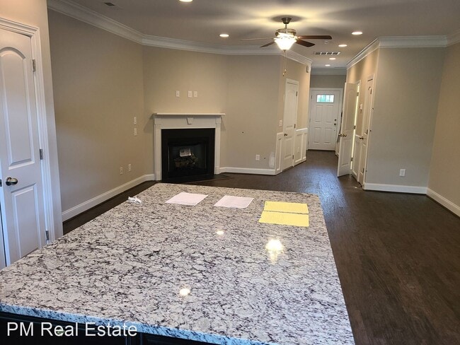 Building Photo - 3 br, 2.5 bath House - 842 Silver Leaf Drive