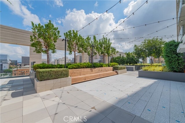 Building Photo - 400 S Broadway