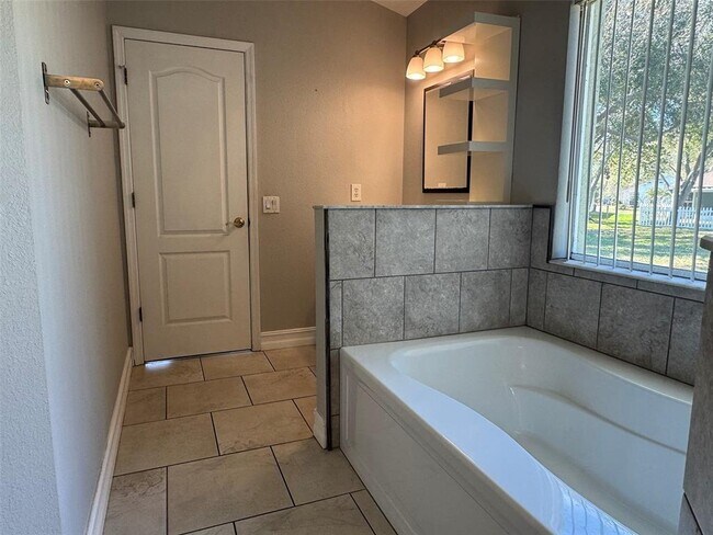 Building Photo - 3425 Canteen Ct