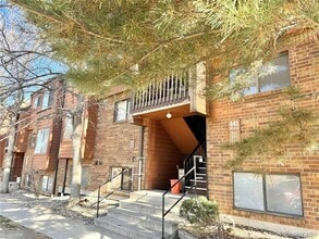 Building Photo - 441 Wright St