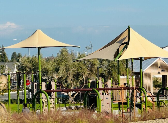 Building Photo - $2,550 Plum Tree, Move in Bonus $500 / Clovis Ave. & Shepherd, New 3 Bd House, Clovis, Heritage G...