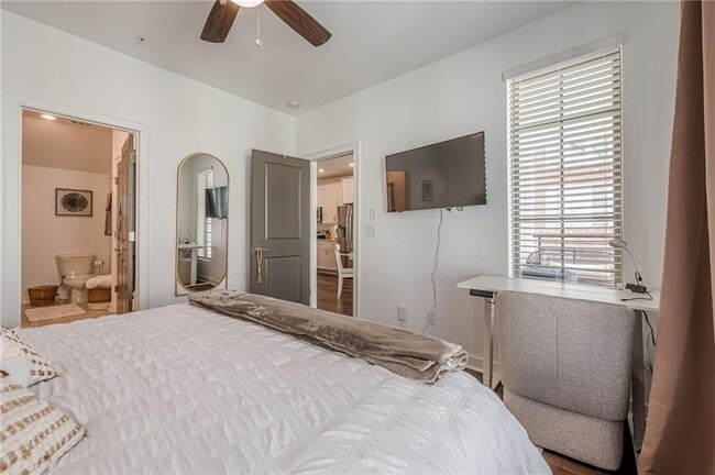 Building Photo - 515 Burton Dr