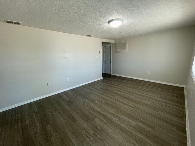 Building Photo - 1130 Powersong St