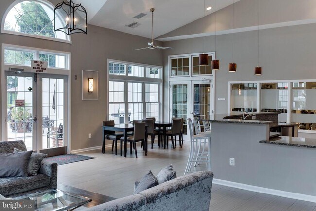 Building Photo - 1617 N Van Dorn St