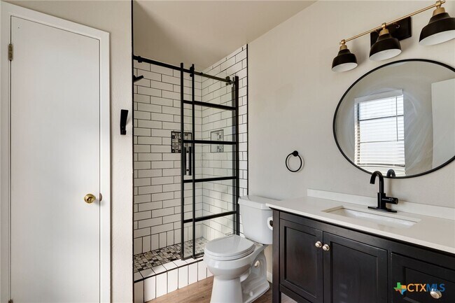 Building Photo - 3008 Belmont Dr