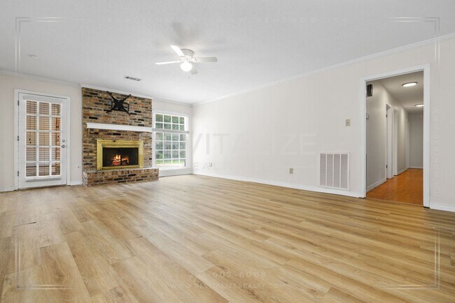Building Photo - Spacious 4BR/2.5BA West Mobile Home – Room to Grow in a Convenient Location!