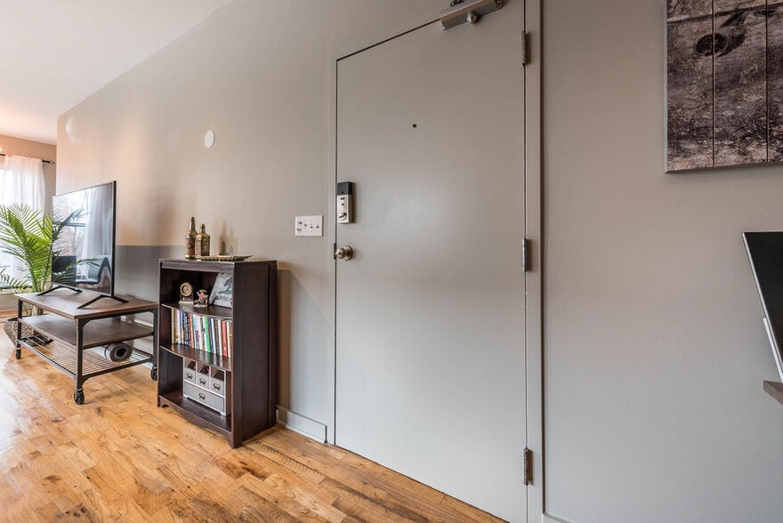 Key less entry door - 238 Walker St SW