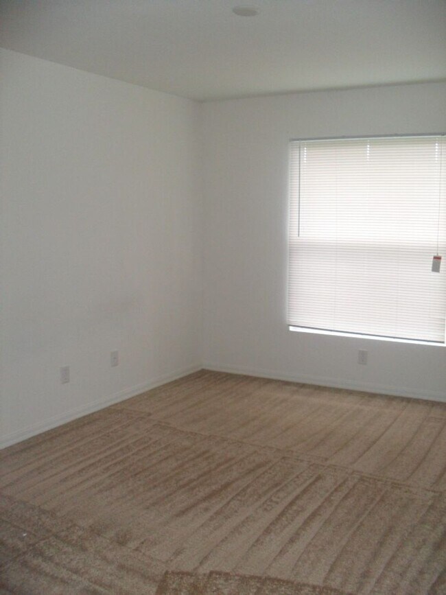 Building Photo - 1950-1952 Laverna Ave