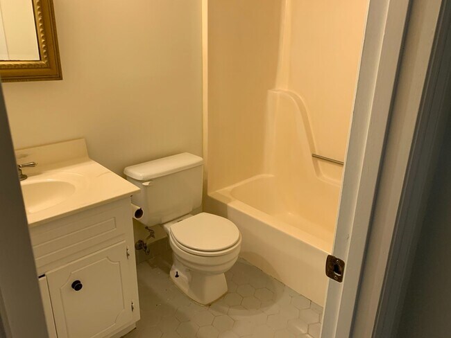 Building Photo - Quite two bedroom Townhome in Central Mart...
