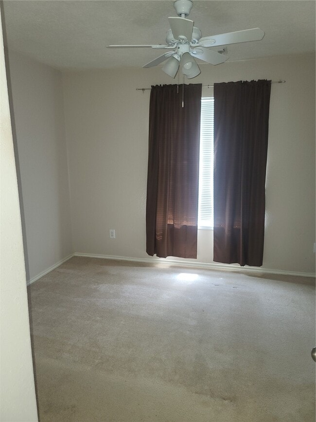 Building Photo - 17138 Oakwood Chase Dr